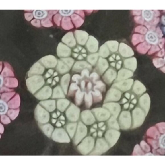 Vintage Glass Perthshire Paperweight PP14 1977 "I" Millefiori Flowers Star Base - Picture 7 of 7